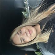 Hi I’m Ellie, I provide online lessons for students wanting to get better at English 😊